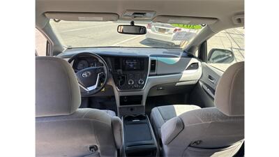2017 Toyota Sienna LE 7-Passenger Awd - Photo 20 - Elmhurst, NY 11373