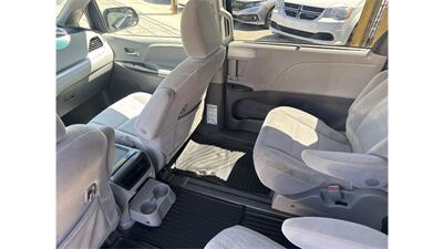 2017 Toyota Sienna LE 7-Passenger Awd - Photo 21 - Elmhurst, NY 11373