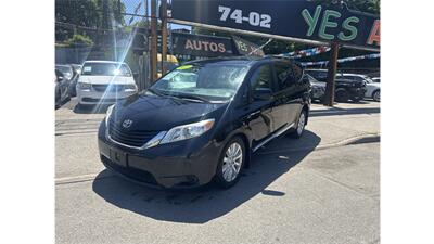 2017 Toyota Sienna LE 7-Passenger Awd - Photo 2 - Elmhurst, NY 11373