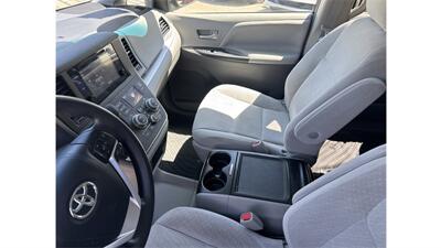 2017 Toyota Sienna LE 7-Passenger Awd - Photo 16 - Elmhurst, NY 11373