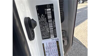 2018 Toyota C-HR XLE   - Photo 23 - Elmhurst, NY 11373