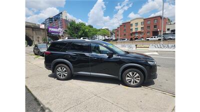 2023 Nissan Pathfinder SL   - Photo 2 - Elmhurst, NY 11373