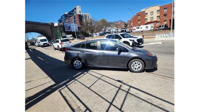 2019 Toyota Prius L Eco   - Photo 4 - Elmhurst, NY 11373