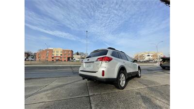 2013 Subaru Outback 2.5i Premium   - Photo 2 - Elmhurst, NY 11373