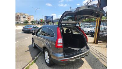 2011 Honda CR-V SE   - Photo 13 - Elmhurst, NY 11373