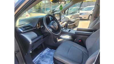 2022 Toyota Sienna LE 8-Passenger   - Photo 17 - Elmhurst, NY 11373