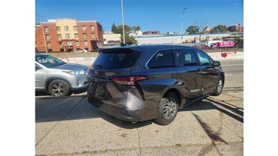 2022 Toyota Sienna LE 8-Passenger   - Photo 4 - Elmhurst, NY 11373