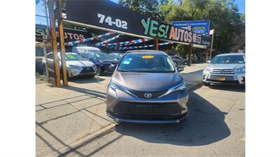 2022 Toyota Sienna LE 8-Passenger   - Photo 2 - Elmhurst, NY 11373