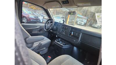 2010 GMC Savana LT 3500 - Photo 17 - Elmhurst, NY 11373