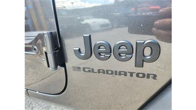 2023 Jeep Gladiator Sport   - Photo 13 - Elmhurst, NY 11373