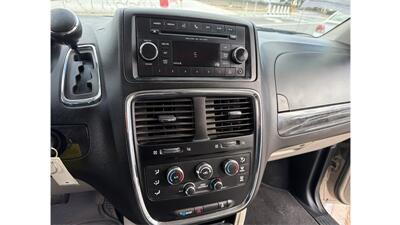 2016 Dodge Grand Caravan American Value Package   - Photo 13 - Elmhurst, NY 11373