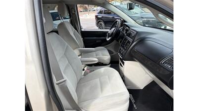 2016 Dodge Grand Caravan American Value Package   - Photo 9 - Elmhurst, NY 11373