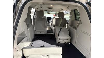 2016 Dodge Grand Caravan American Value Package   - Photo 19 - Elmhurst, NY 11373