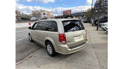 2016 Dodge Grand Caravan American Value Package   - Photo 4 - Elmhurst, NY 11373