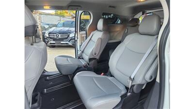 2023 Toyota Sienna XLE 7-Passenger   - Photo 14 - Elmhurst, NY 11373