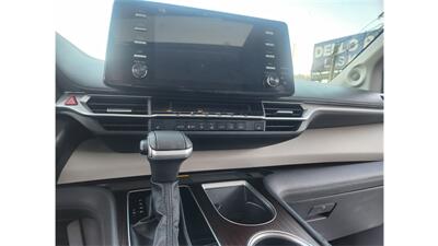 2023 Toyota Sienna XLE 7-Passenger   - Photo 18 - Elmhurst, NY 11373