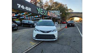 2023 Toyota Sienna XLE 7-Passenger   - Photo 2 - Elmhurst, NY 11373
