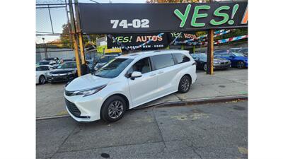 2023 Toyota Sienna XLE 7-Passenger   - Photo 4 - Elmhurst, NY 11373