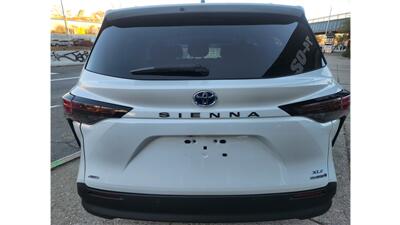 2023 Toyota Sienna XLE 7-Passenger   - Photo 7 - Elmhurst, NY 11373