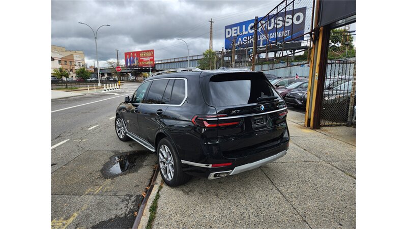 2025 Bmw X7 xDrive40i photo 4
