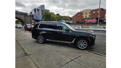 2025 BMW X7 xDrive40i   - Photo 2 - Elmhurst, NY 11373