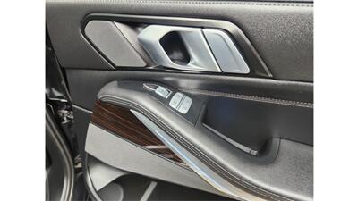 2025 BMW X7 xDrive40i   - Photo 8 - Elmhurst, NY 11373