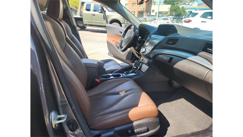 2019 Acura ILX Premium photo 7