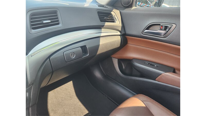 2019 Acura ILX Premium photo 16