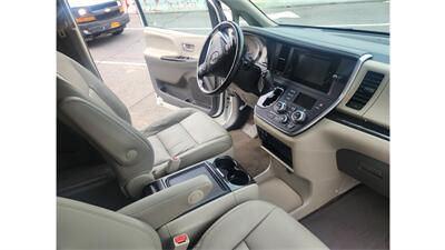 2016 Toyota Sienna XLE 7-Passenger  AWD - Photo 12 - Elmhurst, NY 11373