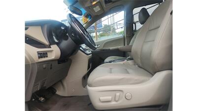 2016 Toyota Sienna XLE 7-Passenger  AWD - Photo 9 - Elmhurst, NY 11373