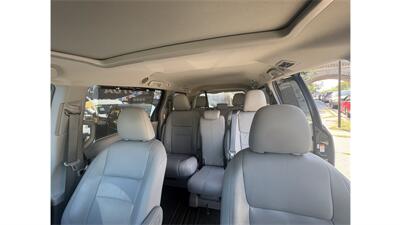 2015 Toyota Sienna XLE 8-Passenger - Photo 9 - Elmhurst, NY 11373