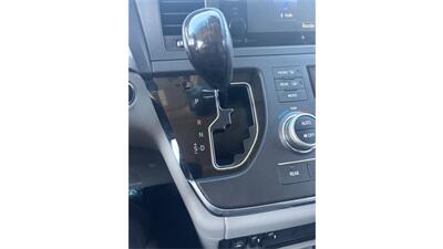 2015 Toyota Sienna XLE 8-Passenger - Photo 21 - Elmhurst, NY 11373