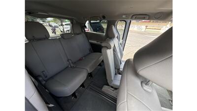 2017 Toyota Sienna XLE 8-Passenger   - Photo 28 - Elmhurst, NY 11373