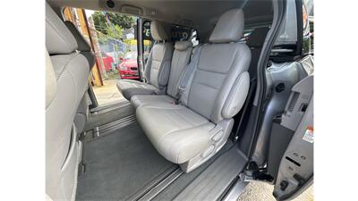 2017 Toyota Sienna XLE 8-Passenger   - Photo 19 - Elmhurst, NY 11373