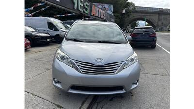 2017 Toyota Sienna XLE 8-Passenger   - Photo 2 - Elmhurst, NY 11373
