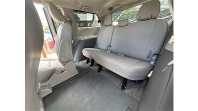 2017 Toyota Sienna XLE 8-Passenger   - Photo 21 - Elmhurst, NY 11373