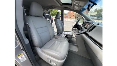 2017 Toyota Sienna XLE 8-Passenger   - Photo 31 - Elmhurst, NY 11373