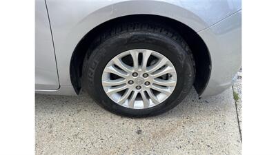 2017 Toyota Sienna XLE 8-Passenger   - Photo 33 - Elmhurst, NY 11373