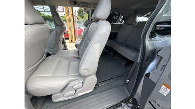 2017 Toyota Sienna XLE 8-Passenger   - Photo 20 - Elmhurst, NY 11373