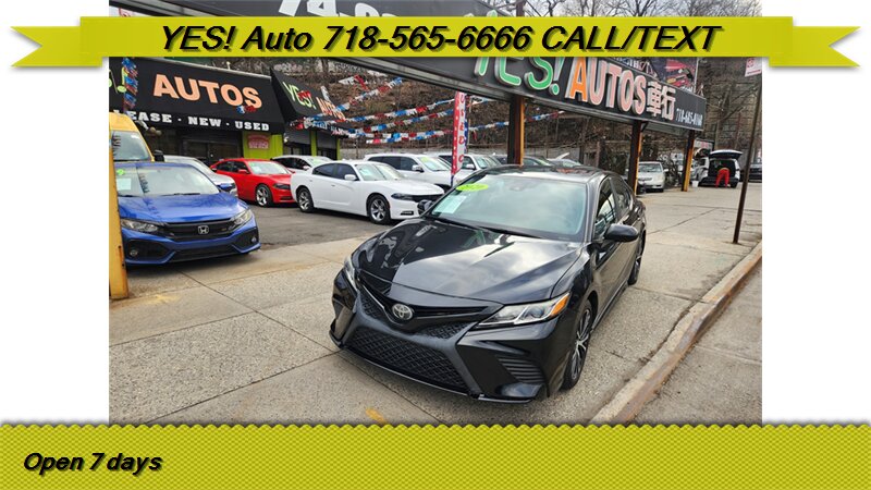 2020 Toyota Camry SE  