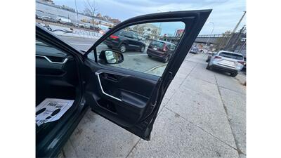 2024 Toyota RAV4 LE - Photo 28 - Elmhurst, NY 11373