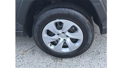 2024 Toyota RAV4 LE - Photo 33 - Elmhurst, NY 11373