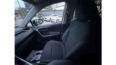 2024 Toyota RAV4 LE - Photo 21 - Elmhurst, NY 11373