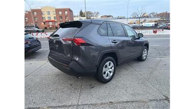 2024 Toyota RAV4 LE - Photo 6 - Elmhurst, NY 11373