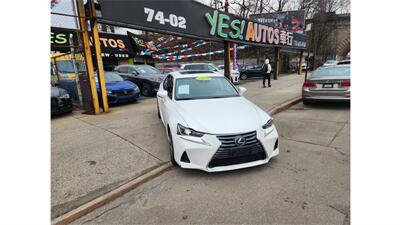 2019 Lexus IS 300   - Photo 2 - Elmhurst, NY 11373