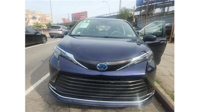 2024 Toyota Sienna XLE 7-Passenger   - Photo 14 - Elmhurst, NY 11373