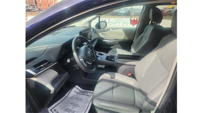 2024 Toyota Sienna XLE 7-Passenger   - Photo 7 - Elmhurst, NY 11373