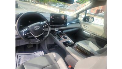 2024 Toyota Sienna XLE 7-Passenger   - Photo 16 - Elmhurst, NY 11373