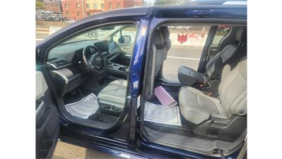 2024 Toyota Sienna XLE 7-Passenger   - Photo 18 - Elmhurst, NY 11373