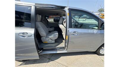 2013 Toyota Sienna LE 7-Passenger - Photo 22 - Elmhurst, NY 11373